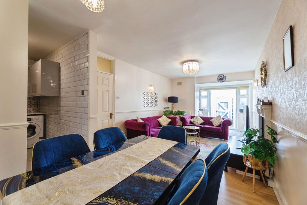 Property photo 2 of 18 Pbox-Img.Jpg