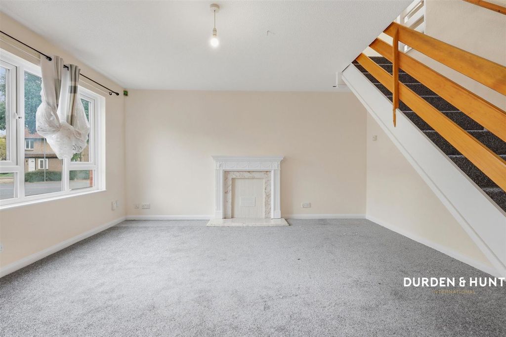 Property photo 3 of 15 Andrew Close