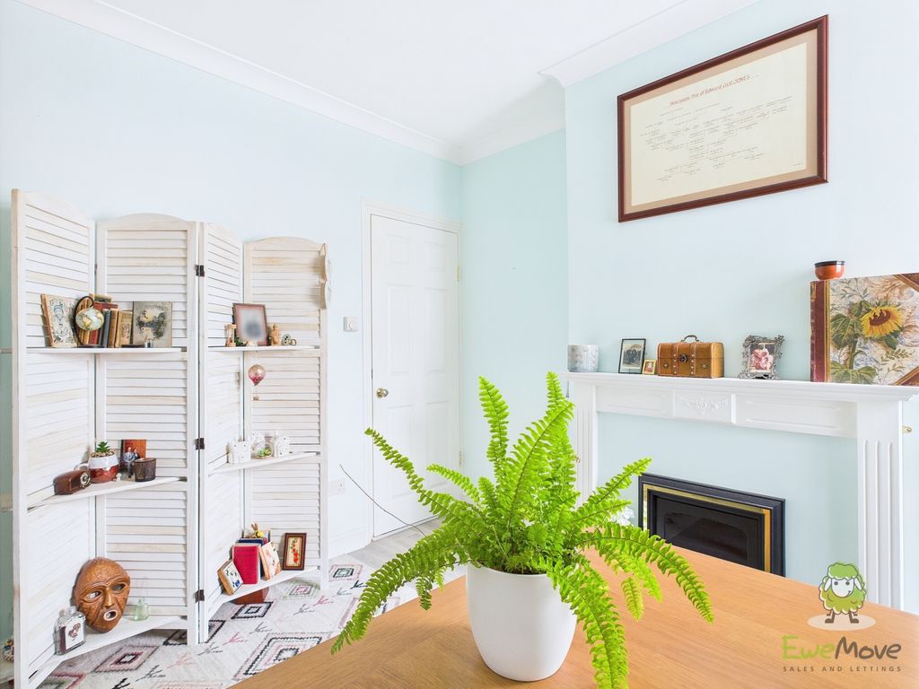 Property photo 2 of 26 Cam01543G0-Pr0134-Still022