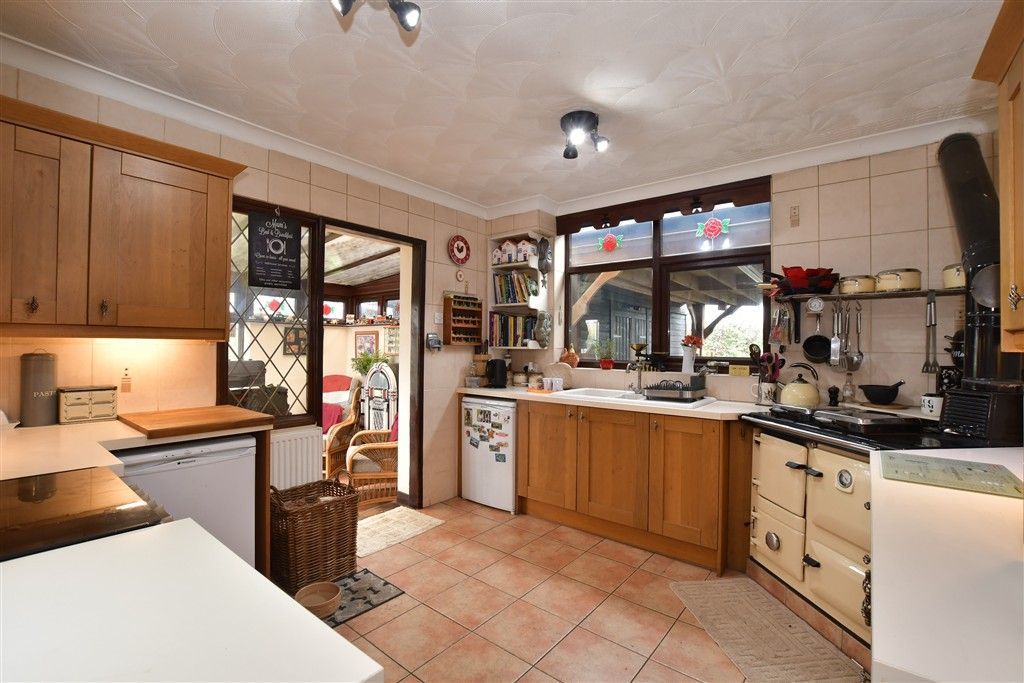 Property photo 2 of 19 Kitchen