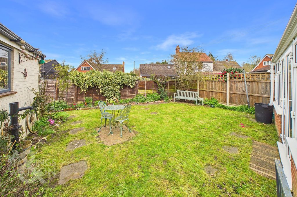 Property photo 3 of 23