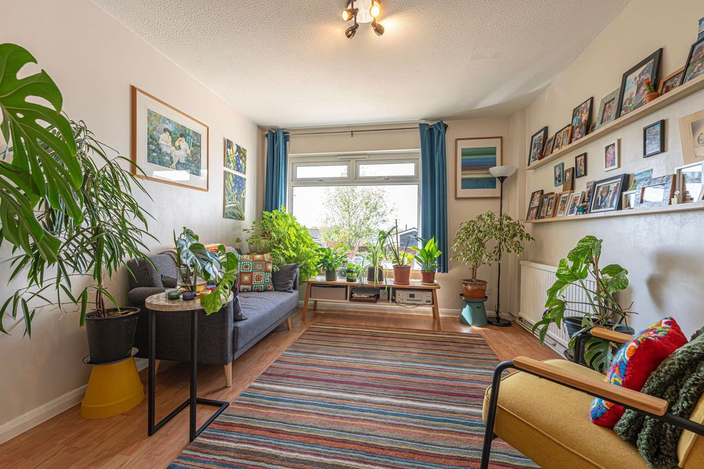 Property photo 3 of 53