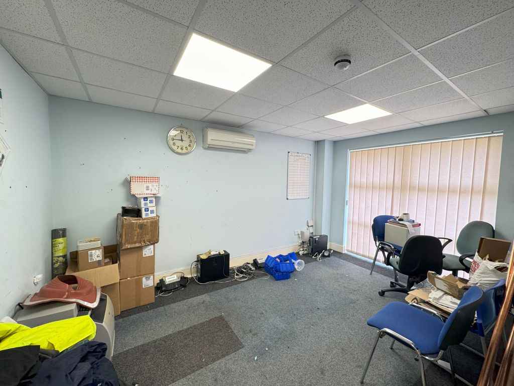 Property photo 3 of 10