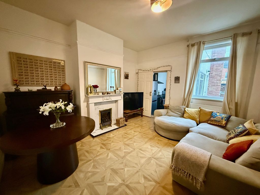 Property photo 2 of 9