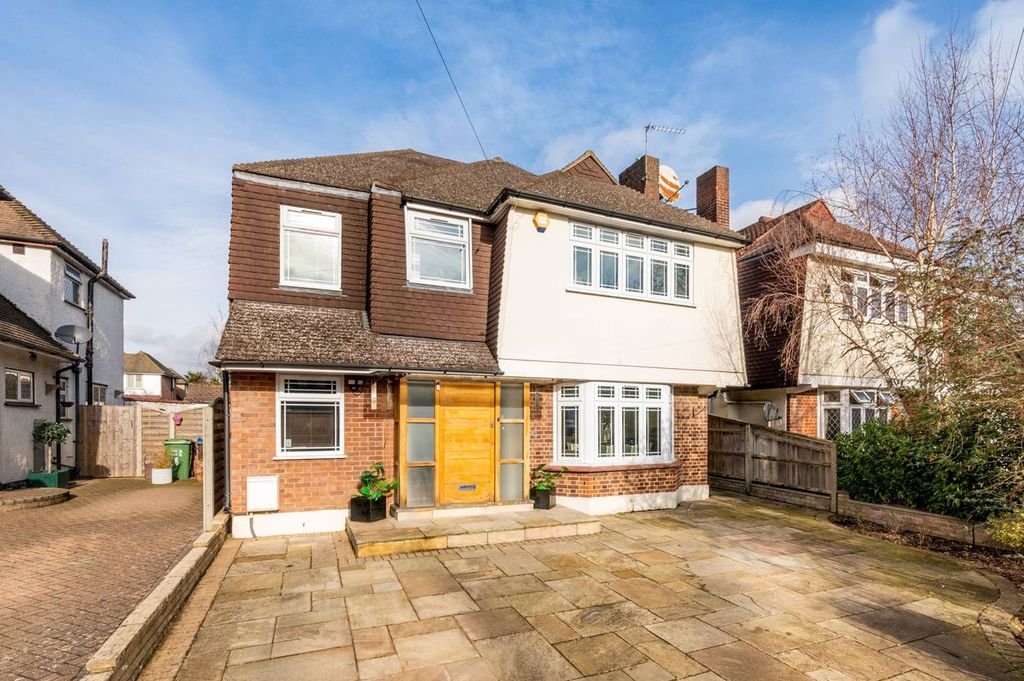 Property photo 1 of 17