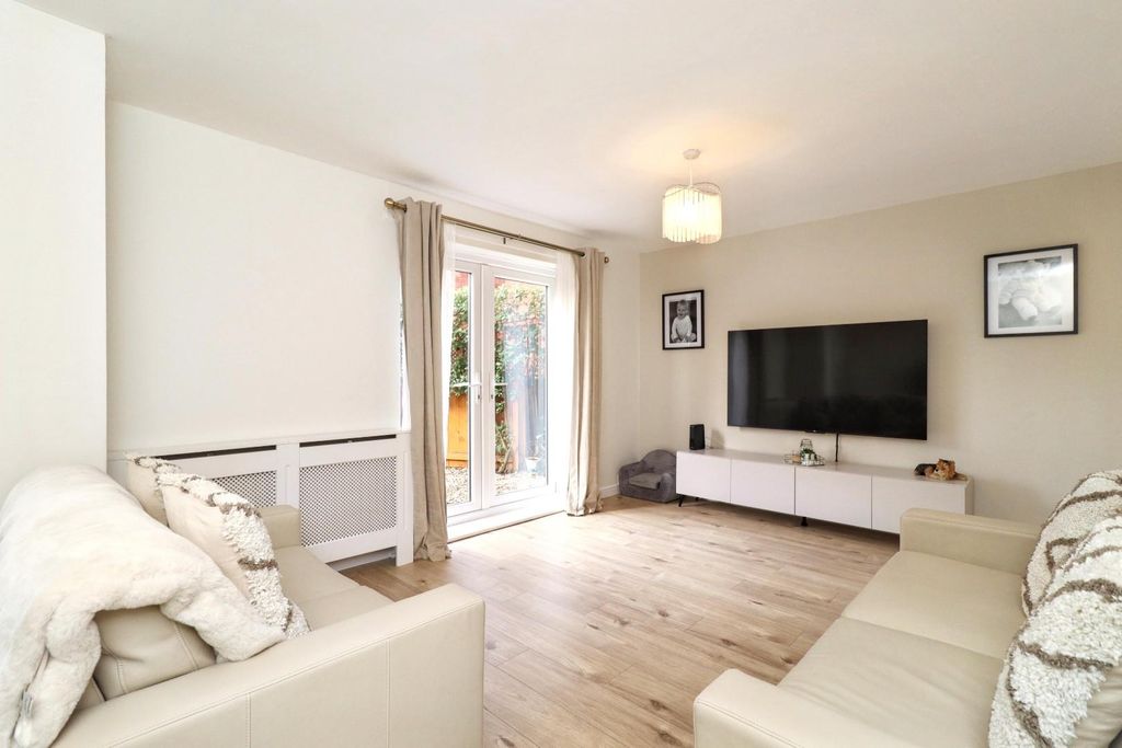 Property photo 3 of 24