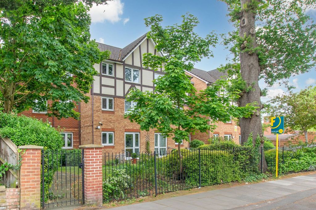 Property photo 1 of 8