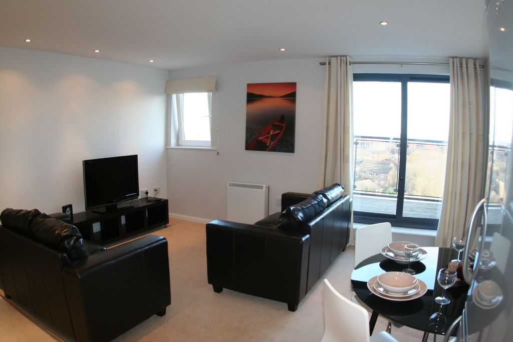 Property photo 3 of 7 Lounge Area