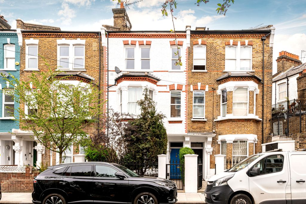 Property photo 2 of 17 Picture No. 01