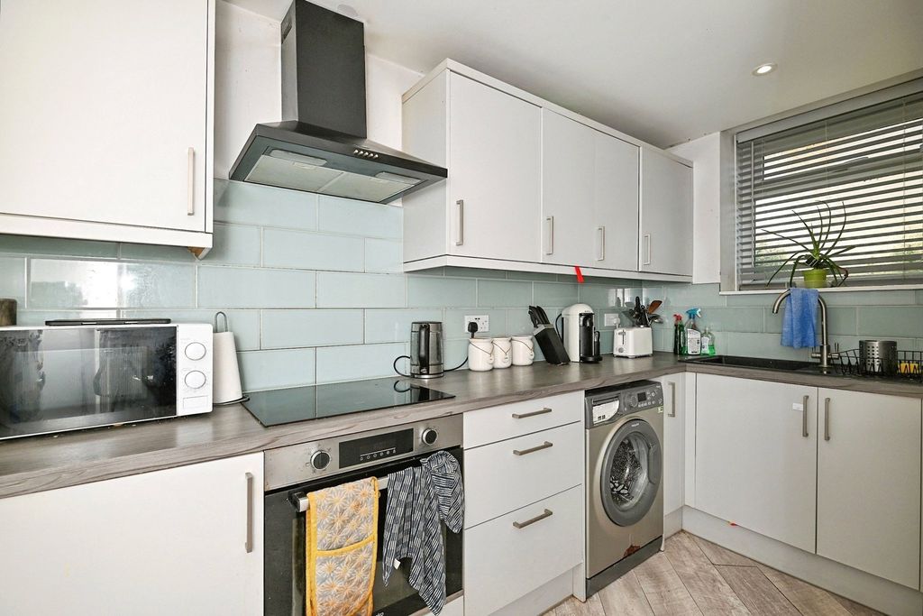 Property photo 1 of 9 Pbox-Img.Jpg