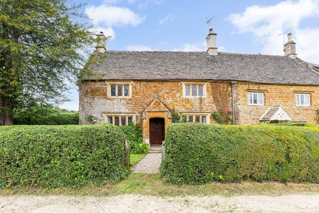 Property photo 1 of 20 110819_47 The Gre...