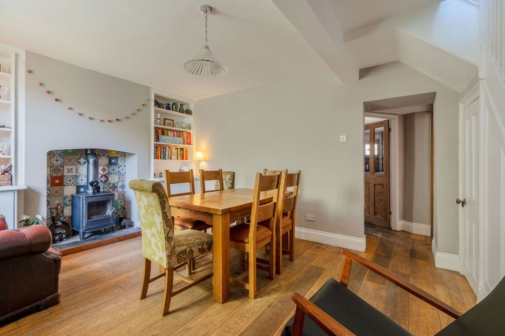 Property photo 3 of 43