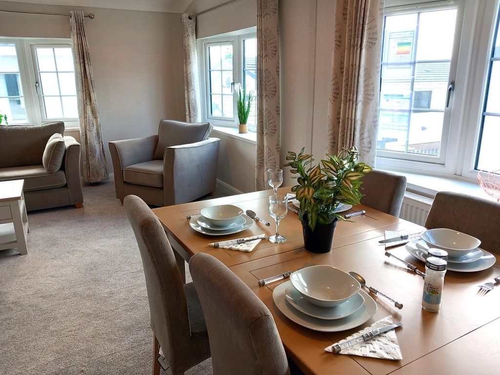 Property photo 3 of 6 Lounge Diner 2.Jpg