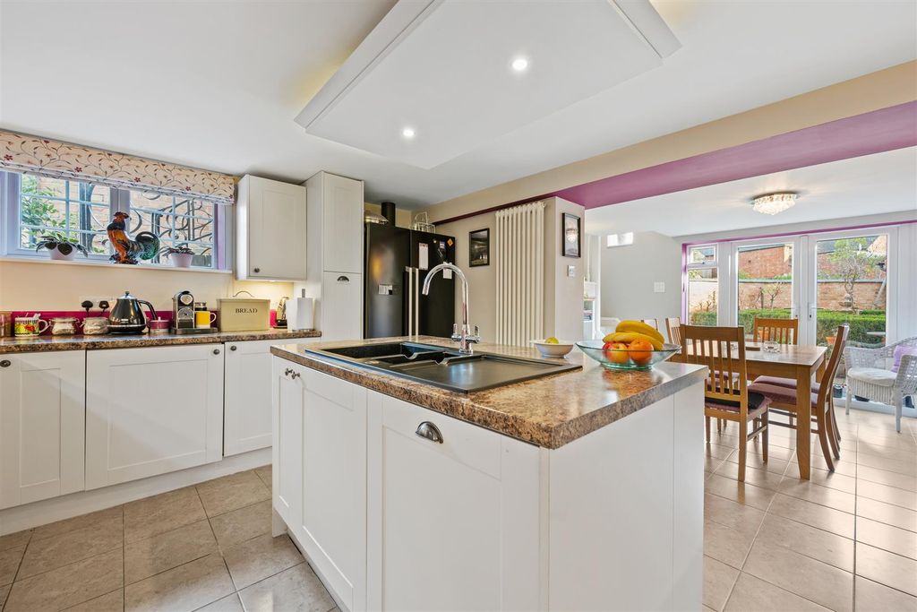 Property photo 3 of 12 6Highstweb13.Jpg