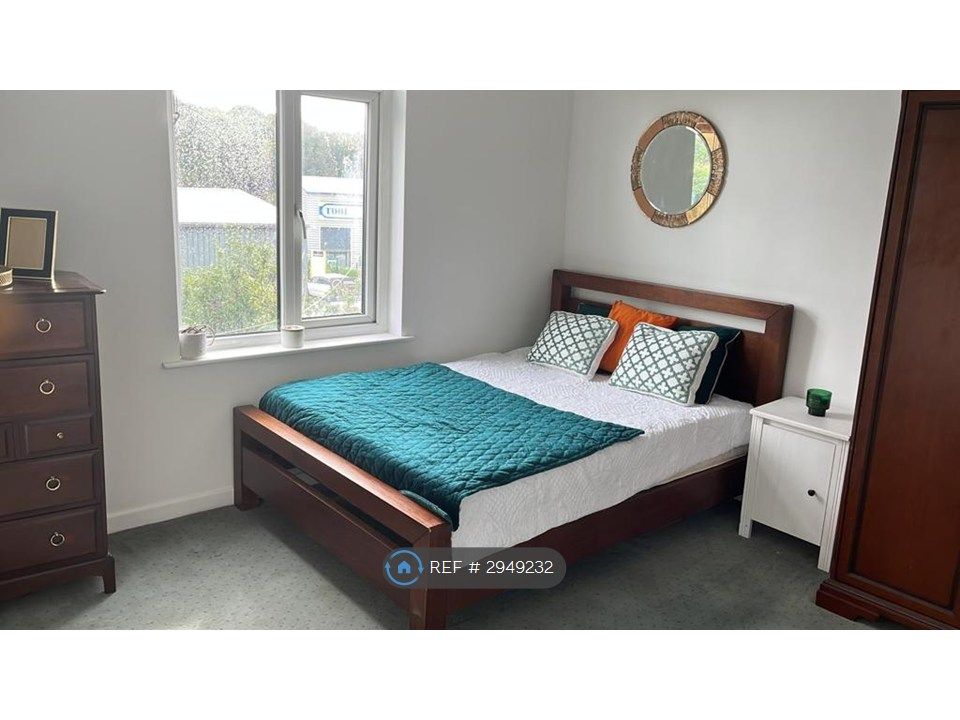 Property photo 1 of 7 Bedroom