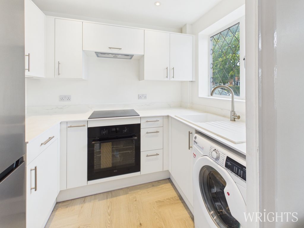 Property photo 2 of 12 Cam04170G0-Pr0153-Still001