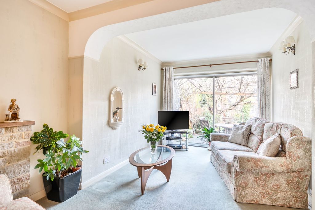 Property photo 3 of 20