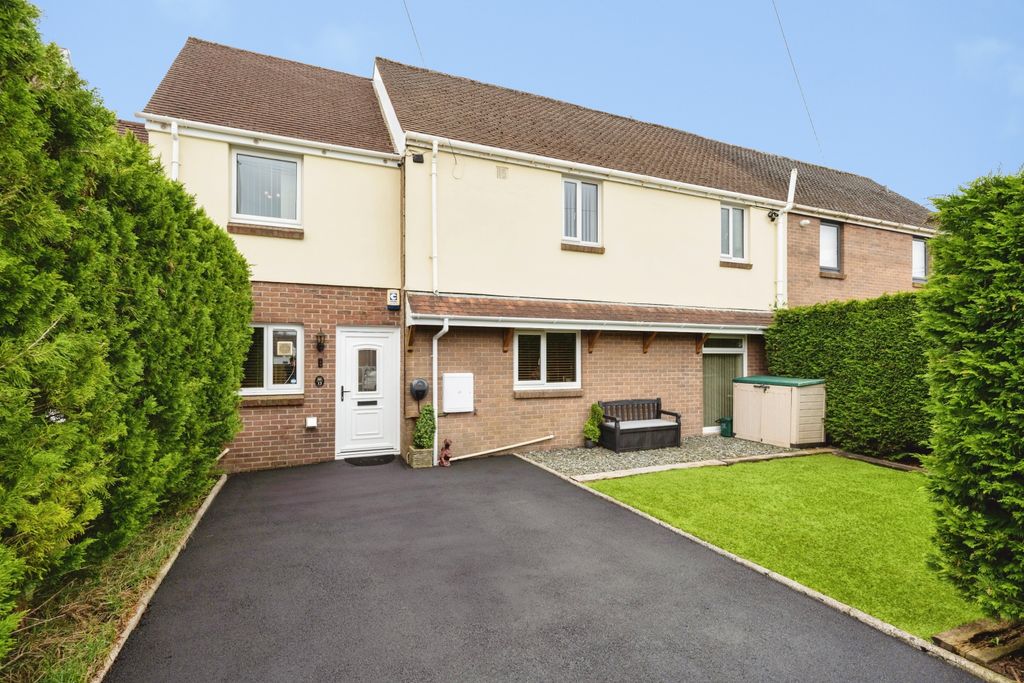 Property photo 1 of 18 Front View