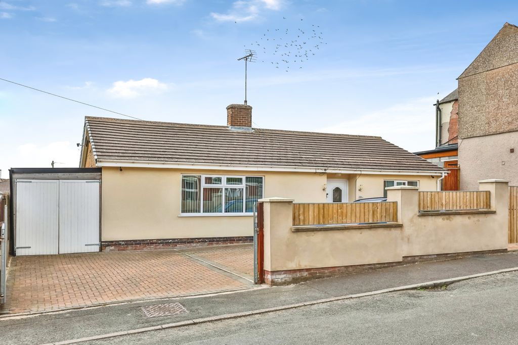Property photo 1 of 21