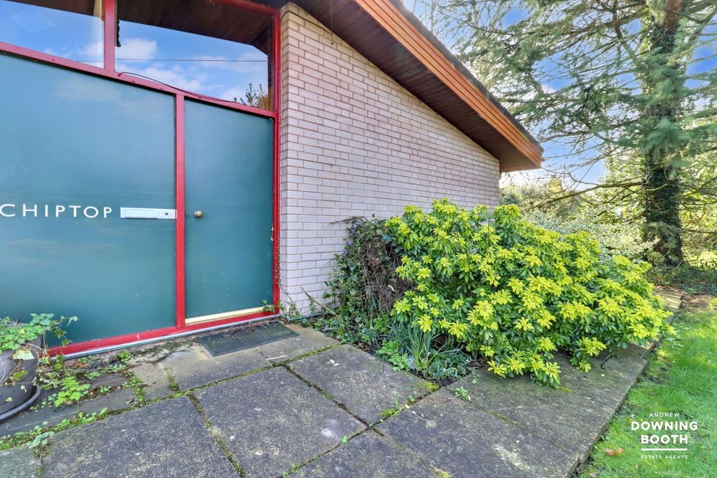 Property photo 2 of 33