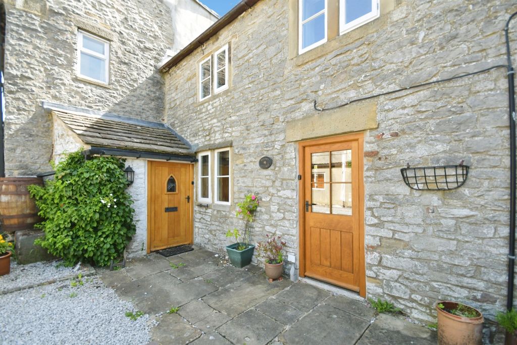 Property photo 1 of 21