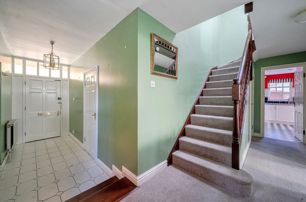 Property photo 3 of 11 Entrance