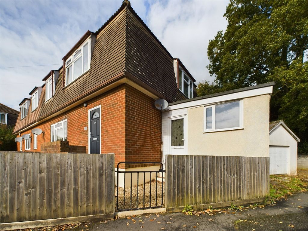 Property photo 2 of 22 Picture No. 32