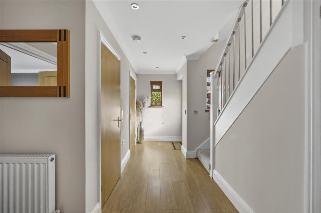 Property photo 3 of 27 37-P1066364.Jpg