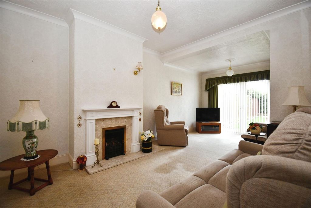 Property photo 3 of 13 Dining Room