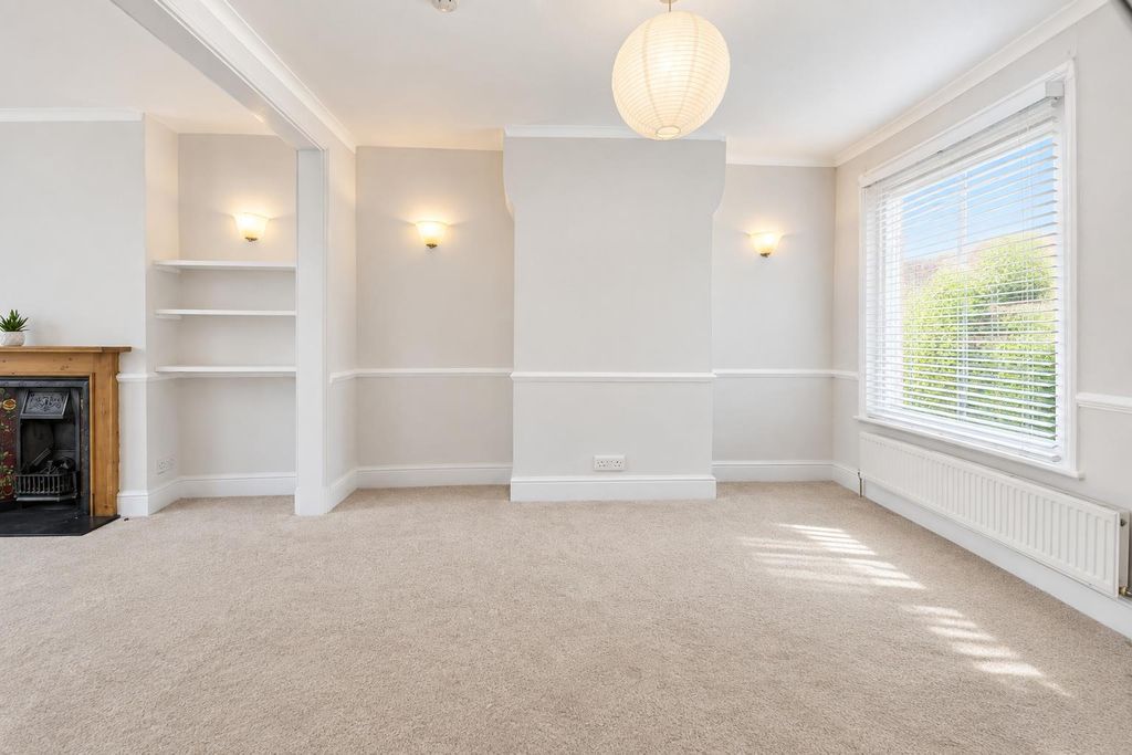 Property photo 2 of 9 03_Living_Room_Reverse.Jpg