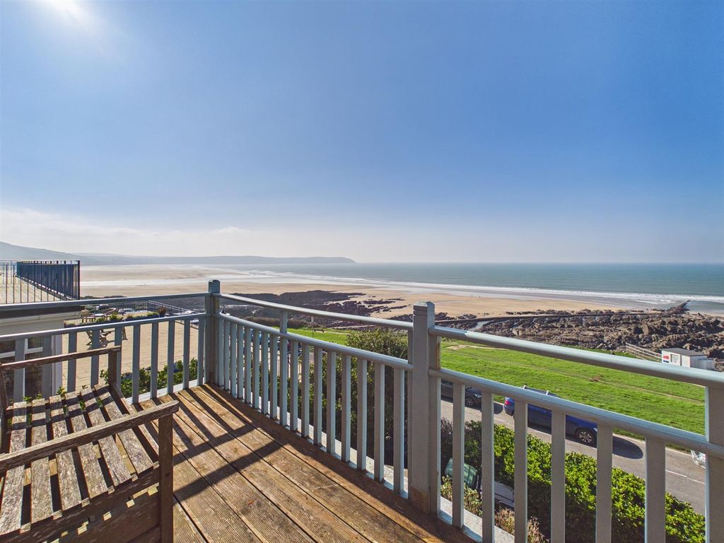 Property photo 1 of 15 Balcony