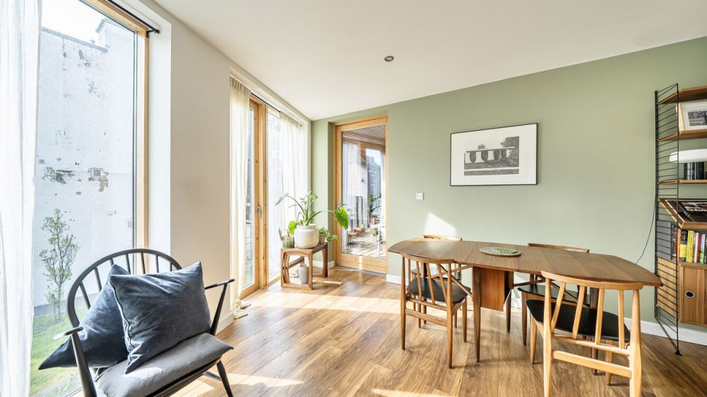 Property photo 2 of 23