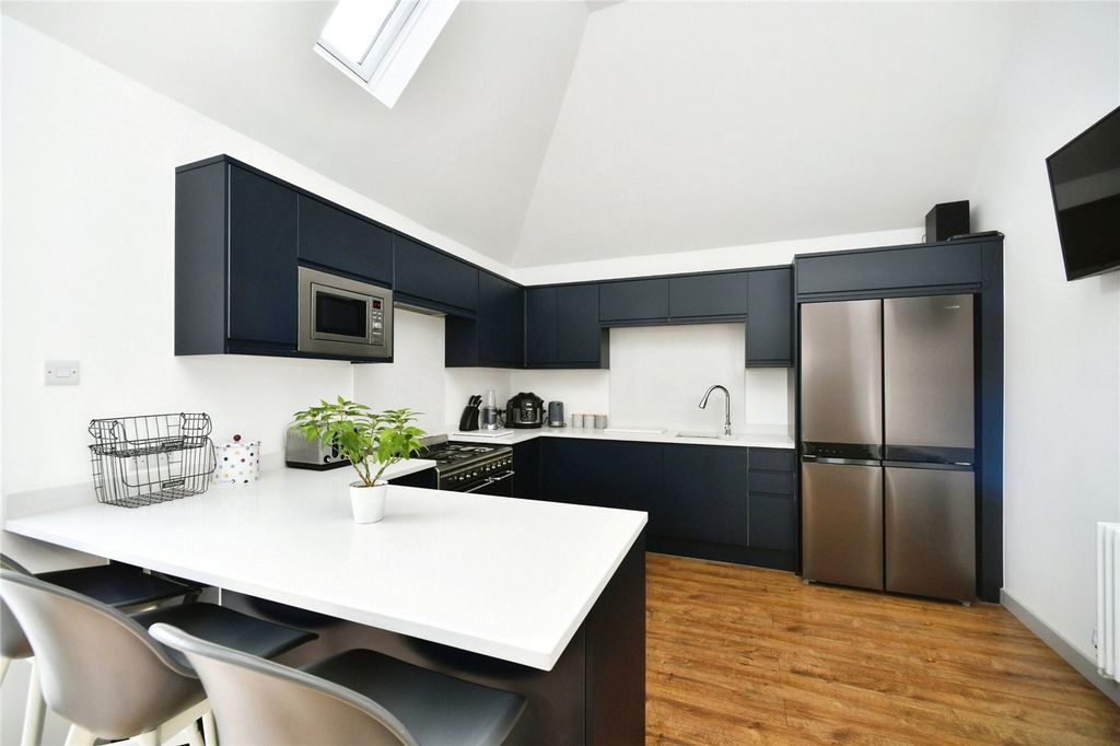 Property photo 3 of 35 Kitchen