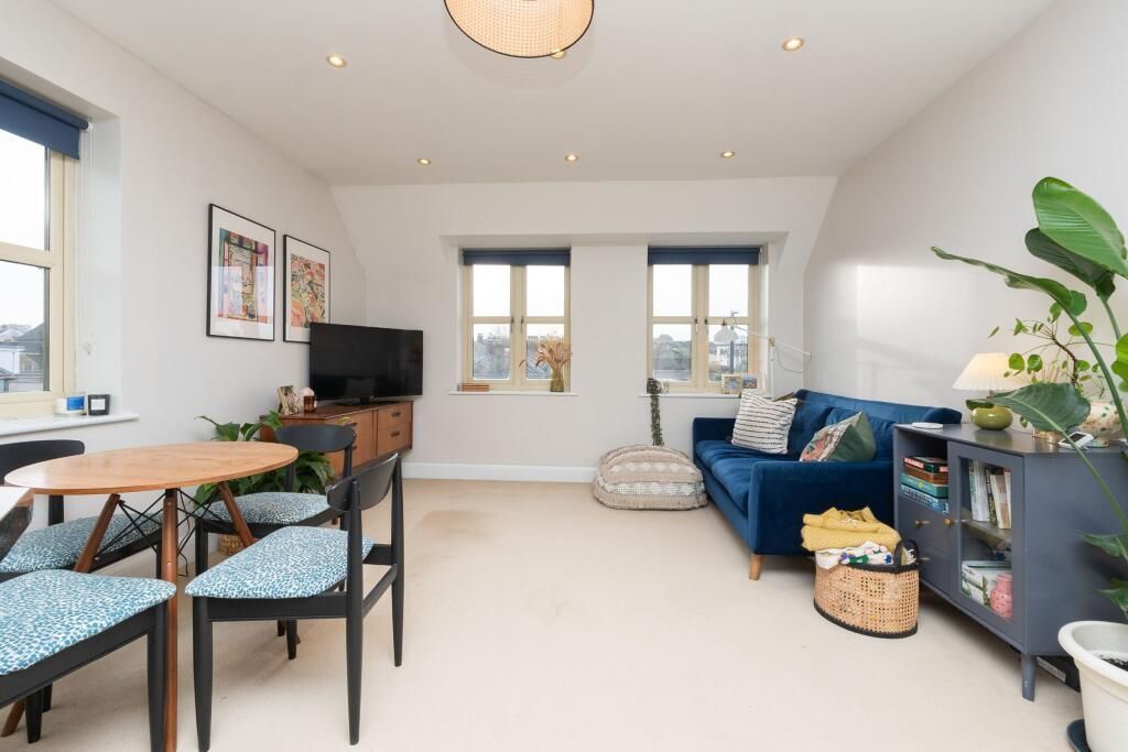 Property photo 2 of 11 16976_Rs2078_Img_00_0000.Jpeg