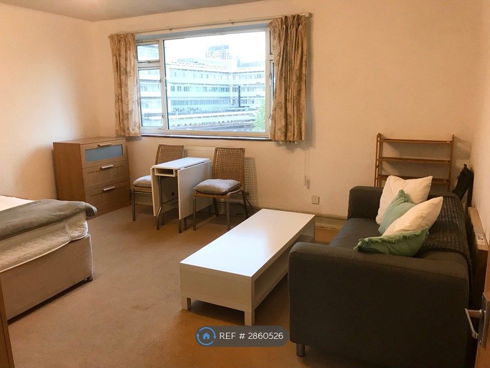 Property photo 3 of 5 Studio Room