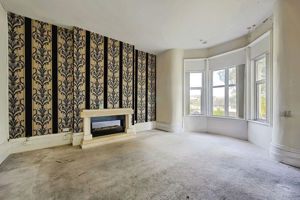 Property photo 2 of 28 Pbox-Img.Jpg