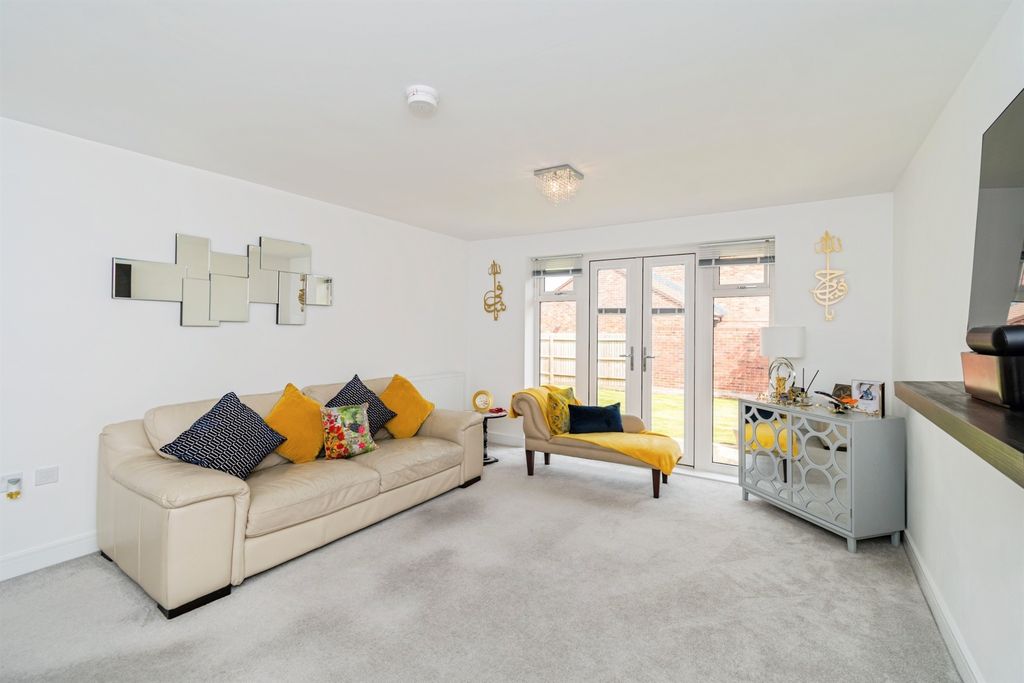 Property photo 2 of 30