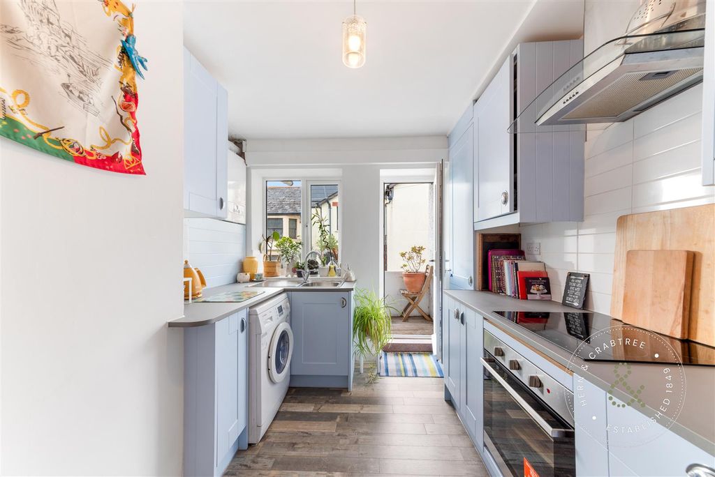 Property photo 2 of 19 Melrose-Court-14.Jpg