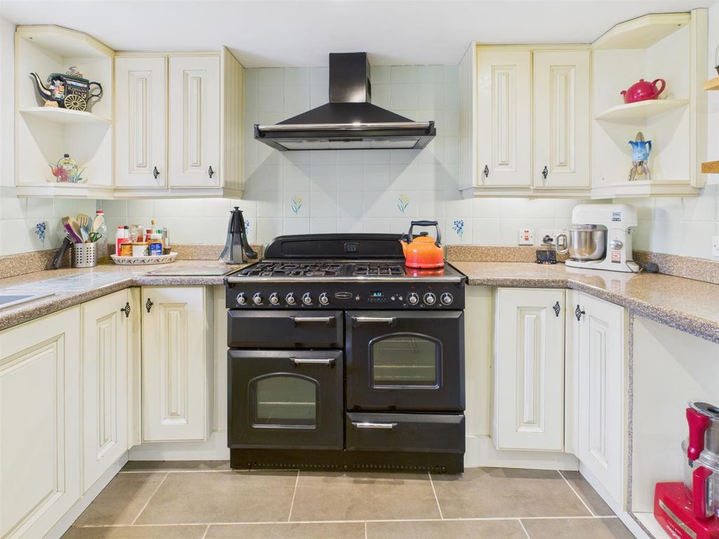 Property photo 2 of 34 Kitchen/Family Room