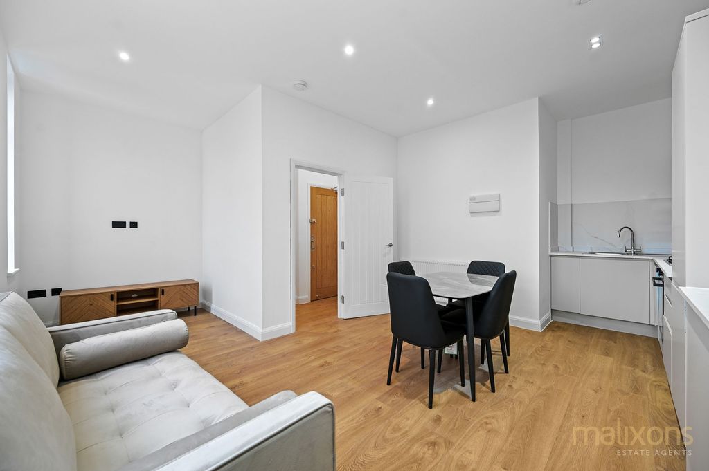 Property photo 2 of 5