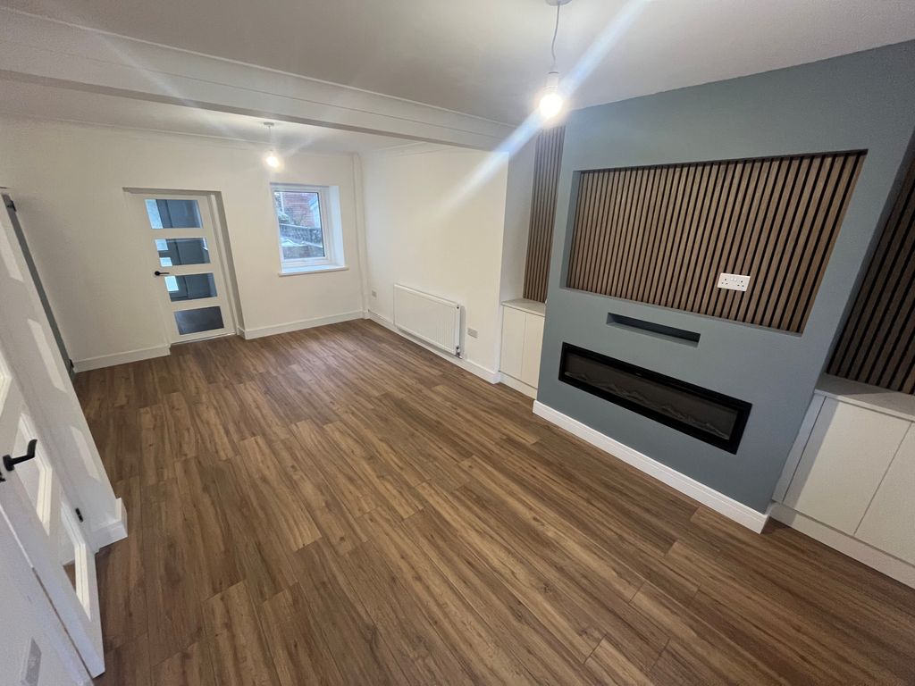 Property photo 2 of 10 Image