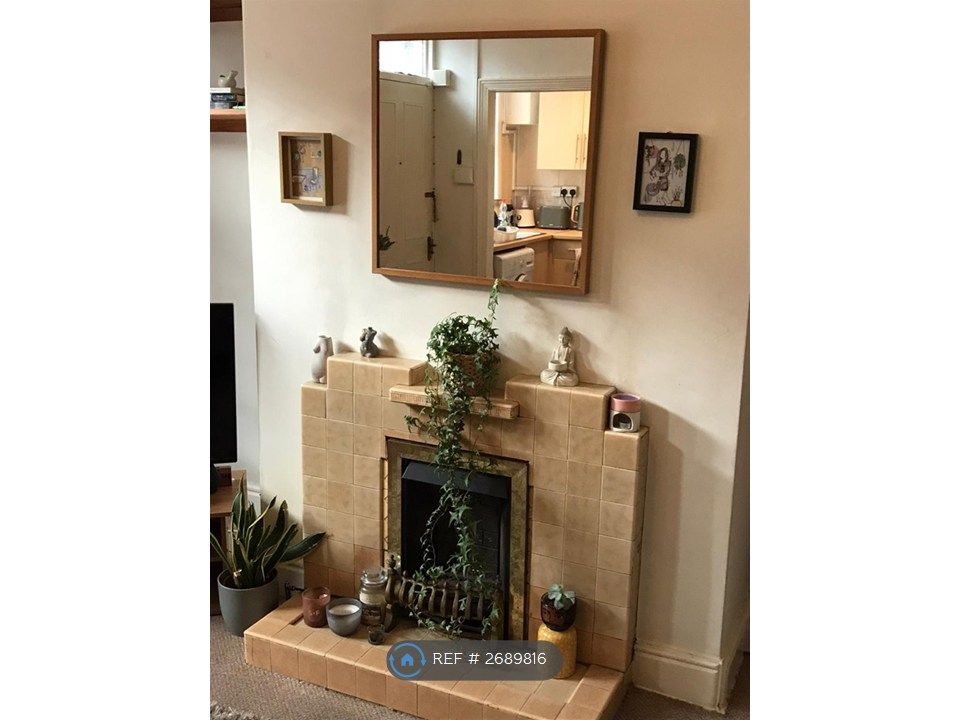 Property photo 3 of 16 Feature Vintage Fireplace