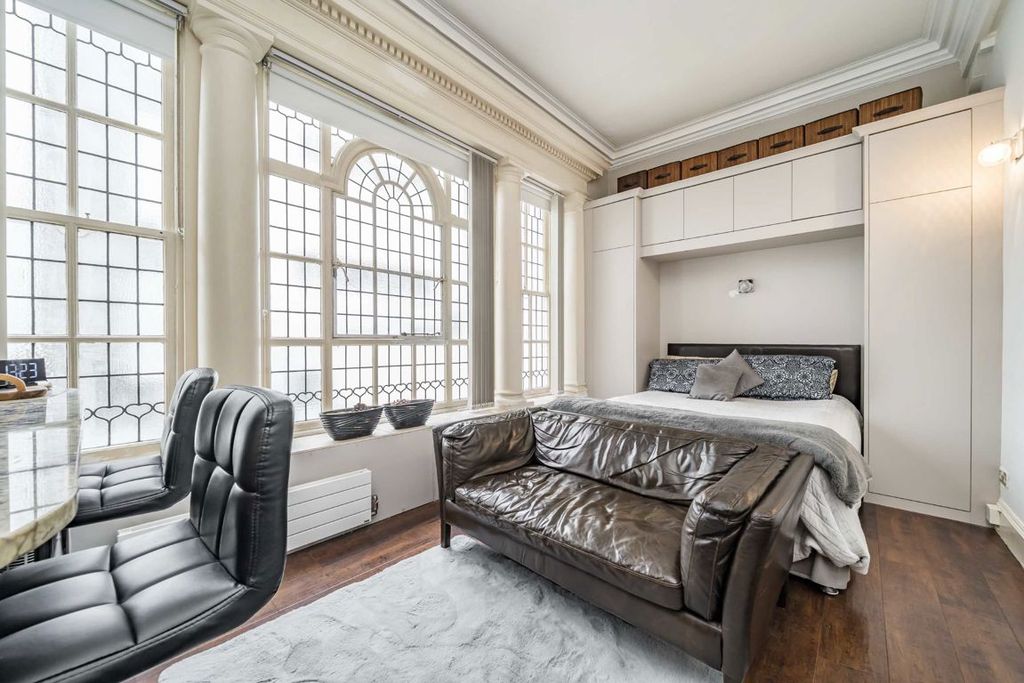 Property photo 3 of 6