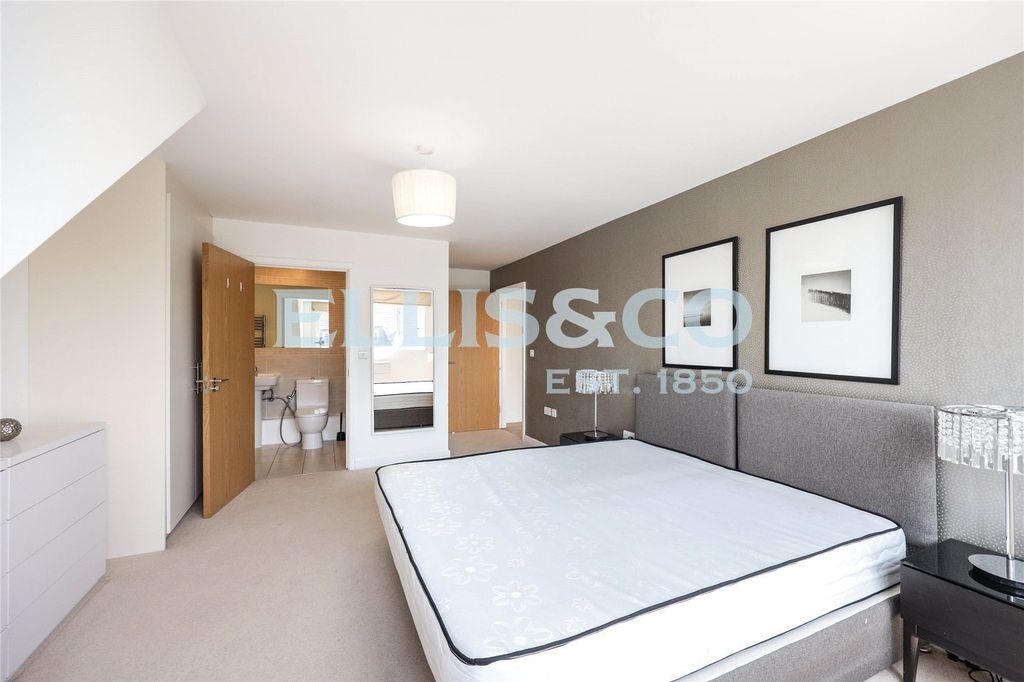 Property photo 3 of 20 Picture No. 02