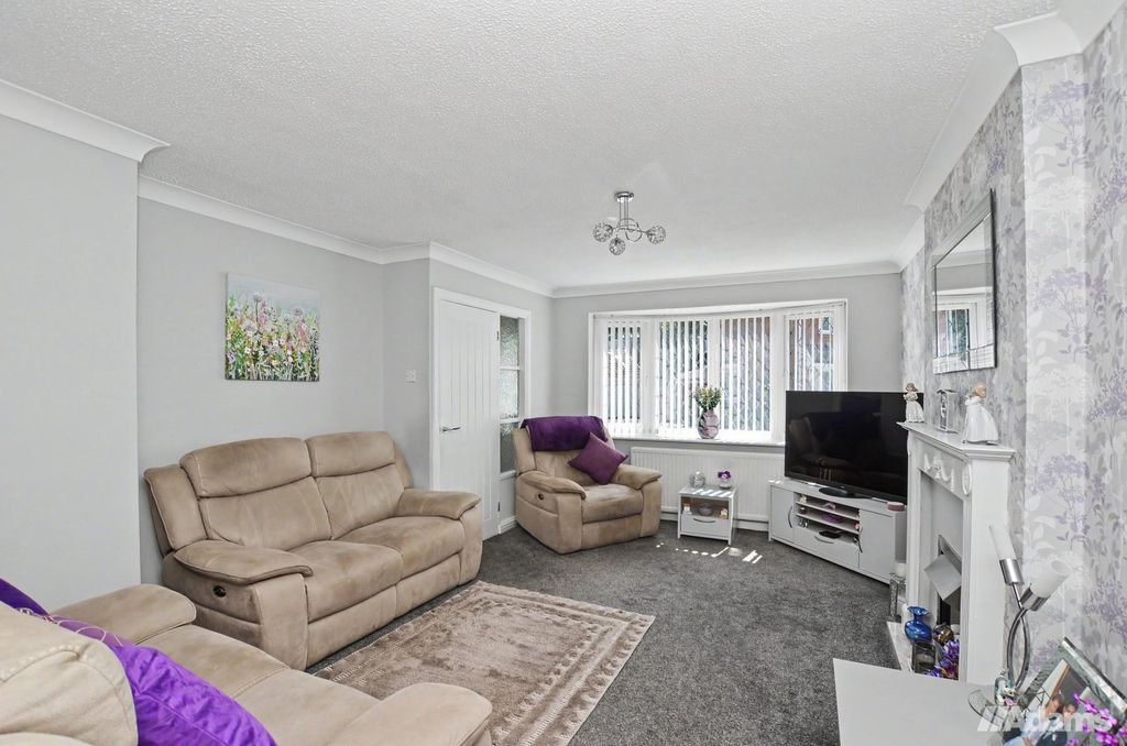 Property photo 3 of 28