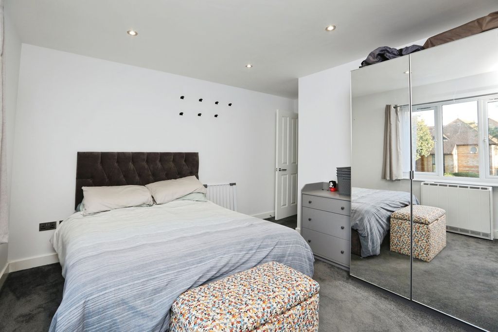 Property photo 3 of 10 Master