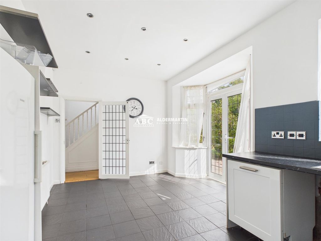 Additional image 6 of 5 bed property for salePenshurst Gardens, Edgware HA8