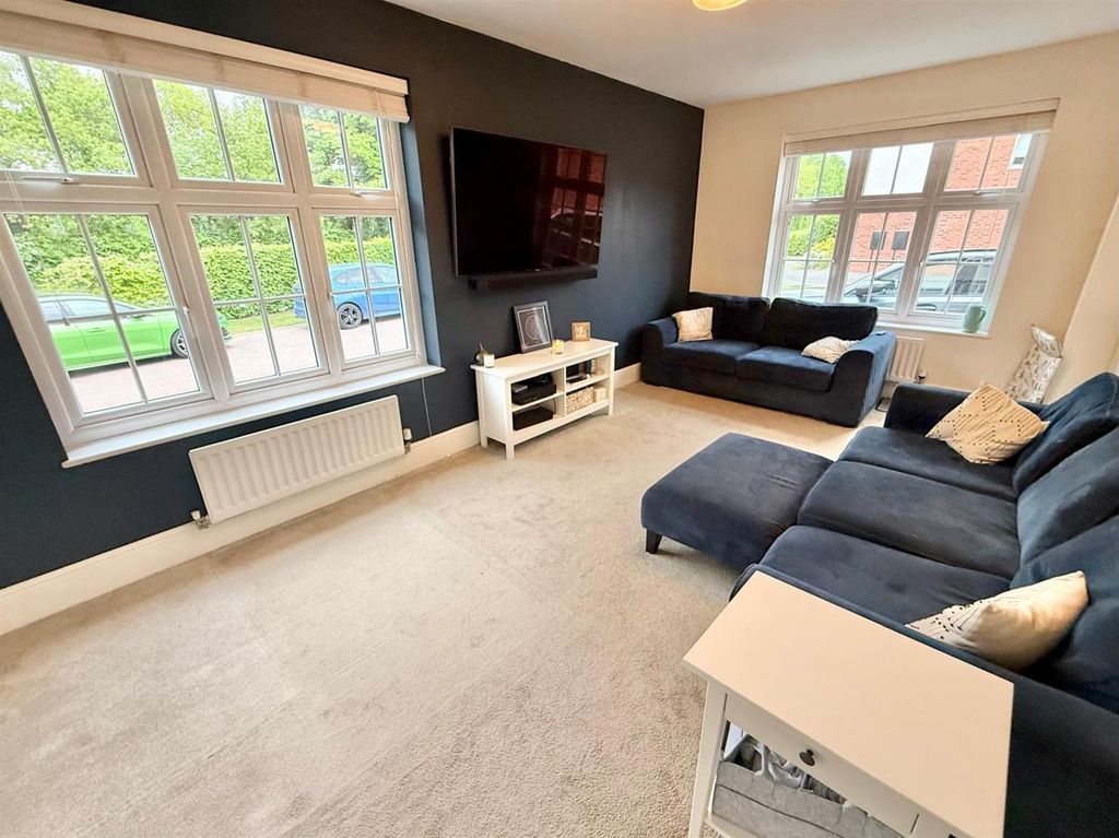 Property photo 2 of 13