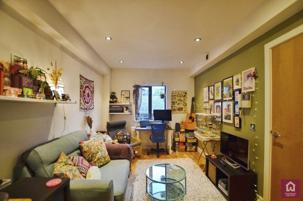 Property photo 2 of 18 Picture No. 26