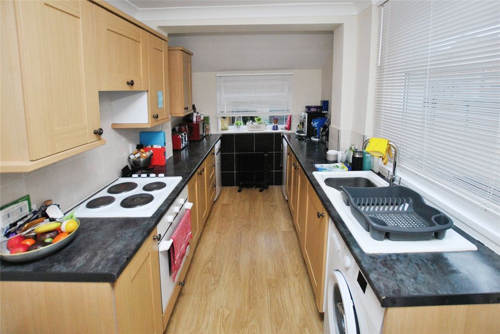 Property photo 3 of 8 Picture No. 06